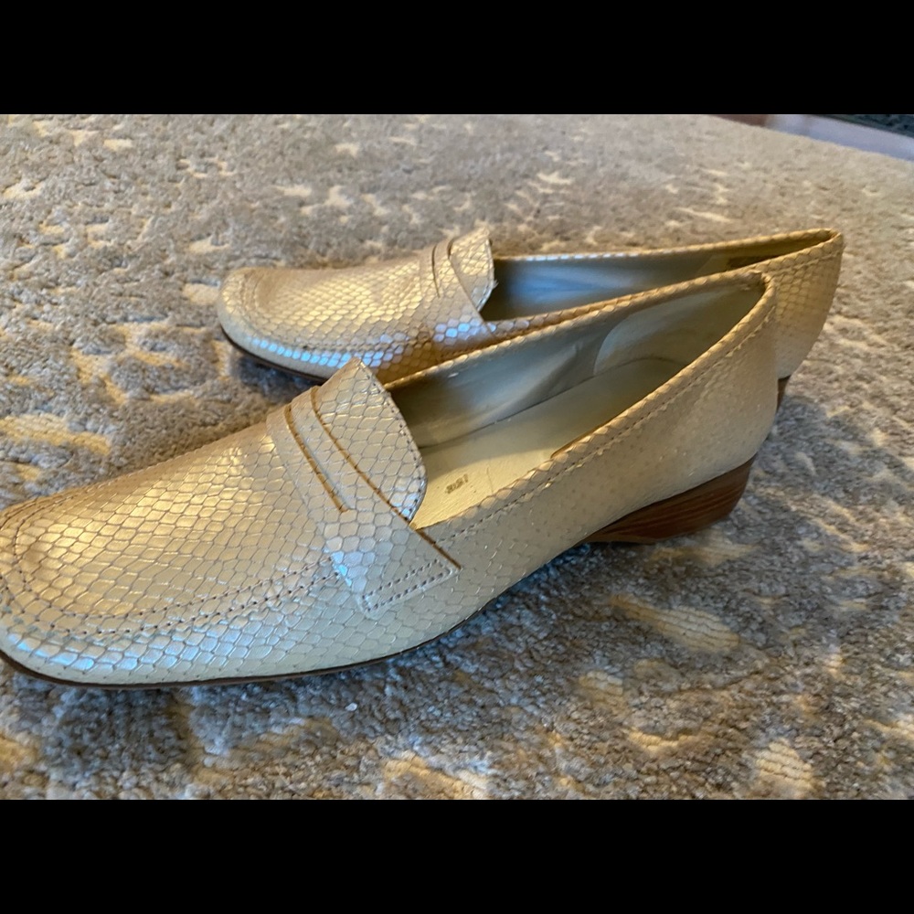 Enzo Angiolini Elegant Loafer